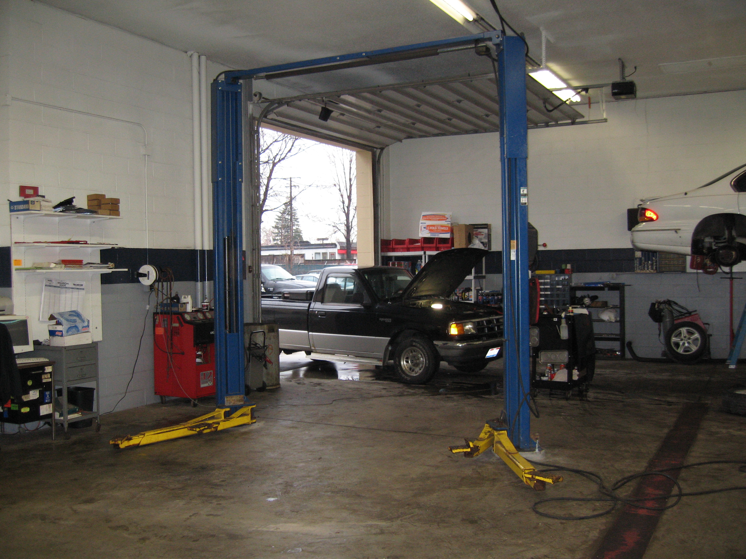 Bob's Garage & Towing